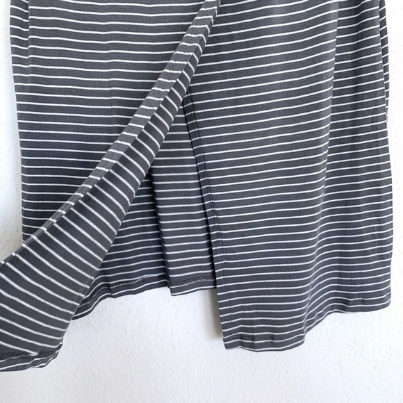 Old Navy Gray White Stripe Sleeveless Tank Top - Picture 6 of 6
